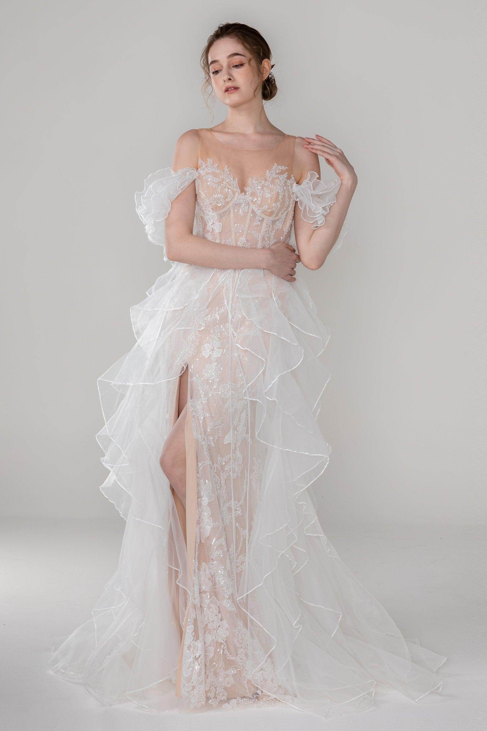 Trumpet-Mermaid Court Train Lace Wedding Dress CW2500 - COCOMELODY